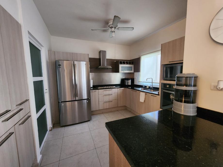 Circuito Mar?a Jos?, Torreón, Coahuila de Zaragoza, 27105, Mexico, 3 Bedrooms Bedrooms, ,3 BathroomsBathrooms,Residential,For Sale,Circuito Mar?a Jos?,1444184