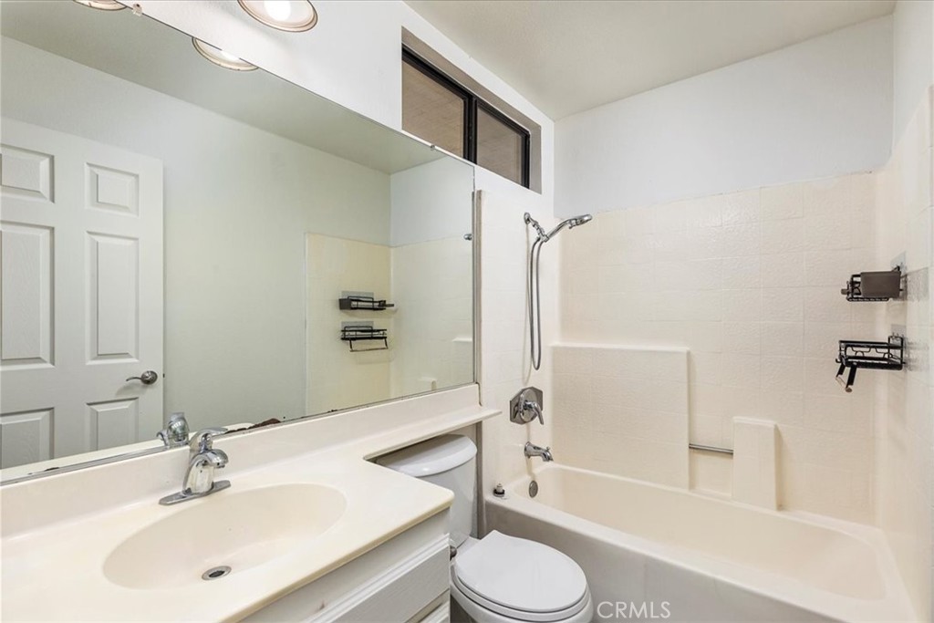 Murrieta, California, 92563, United States, 3 Bedrooms Bedrooms, ,1 BathroomBathrooms,Residential,For Sale,1975834