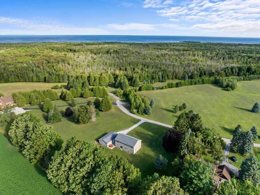 Charlevoix, Michigan, 49720, United States, 5 Bedrooms Bedrooms, ,3 BathroomsBathrooms,Residential,For Sale,1916924