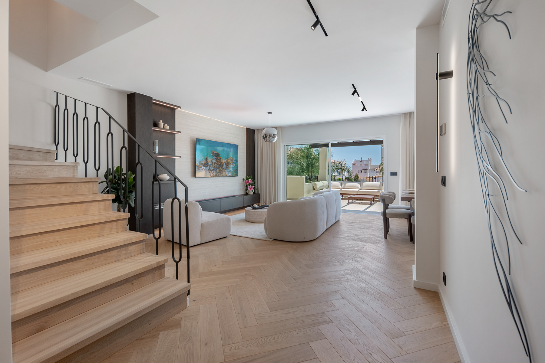  South-facing duplex penthouse with sea views in Nueva Andalucía - 物件實景