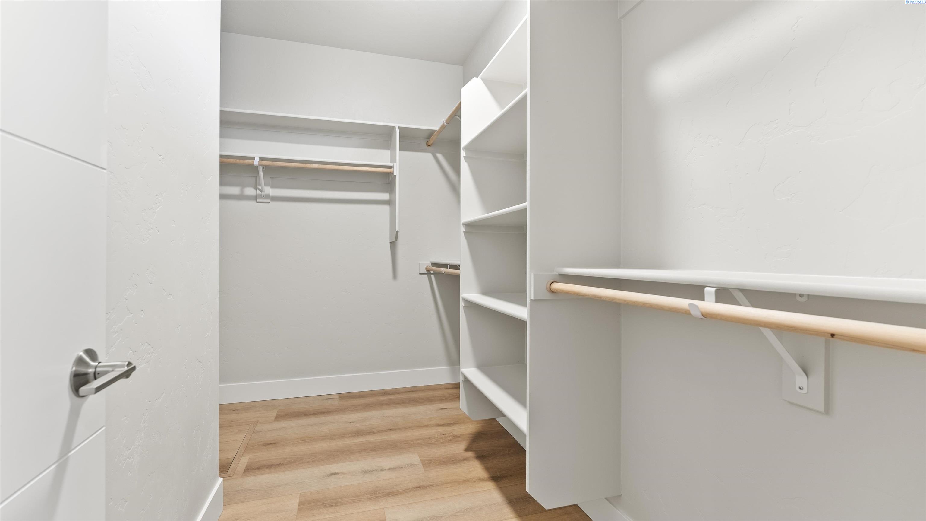 Richland, Washington, 99352, United States, 3 Bedrooms Bedrooms, ,2 BathroomsBathrooms,Residential,For Sale,1991742