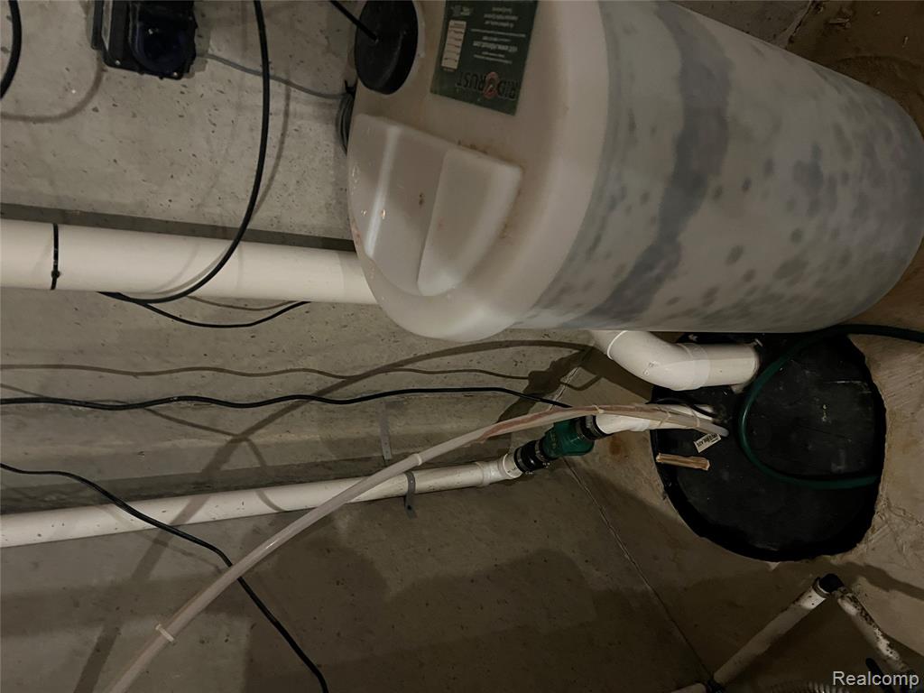 York Township, Michigan, 48176, United States, 4 Bedrooms Bedrooms, ,2 BathroomsBathrooms,Residential,For Sale,1988753