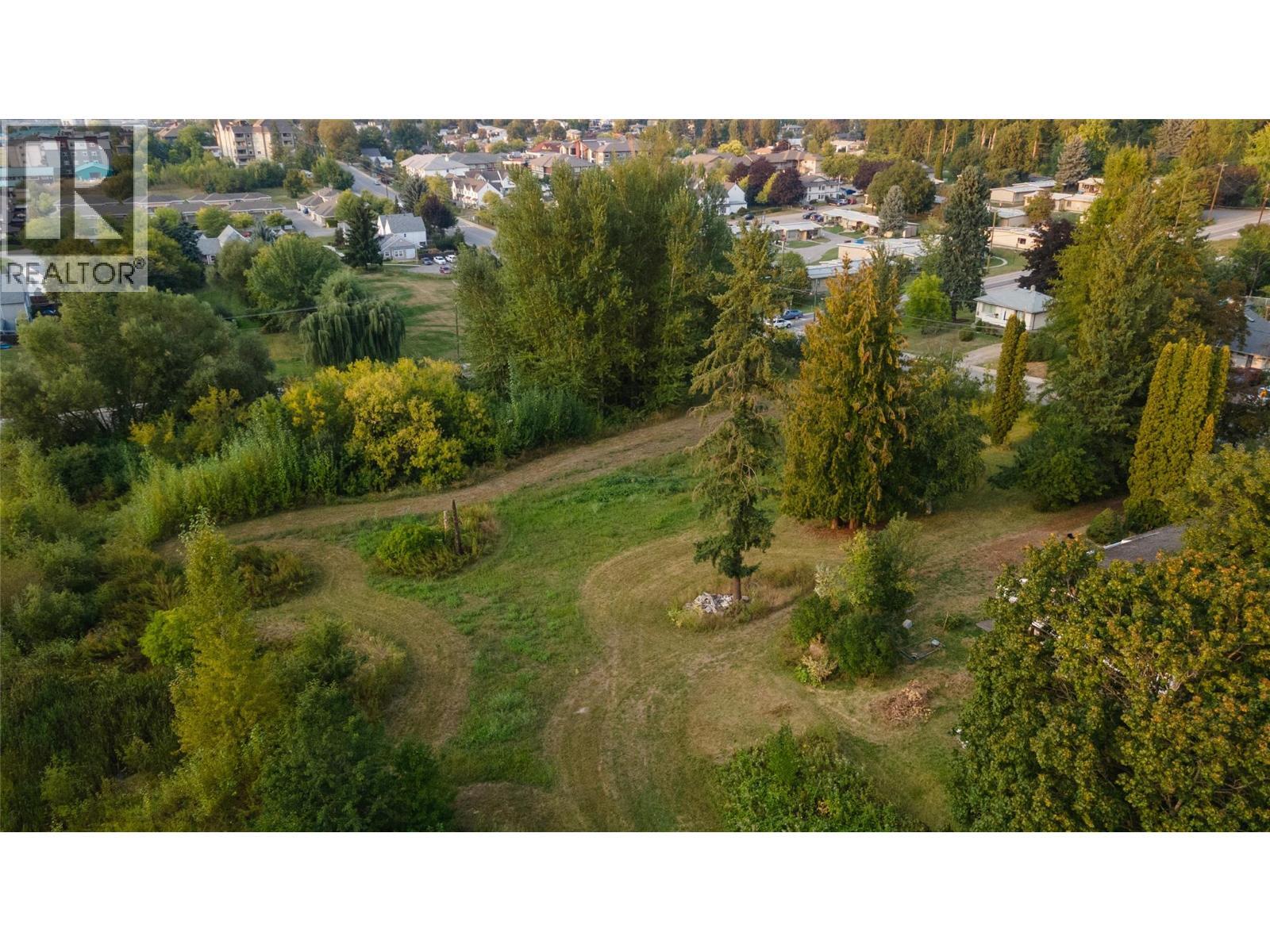 SALMON ARM, British Columbia, V1E 1J3, CA, 4 Bedrooms Bedrooms, ,2 BathroomsBathrooms,Residential,For Sale,1950734