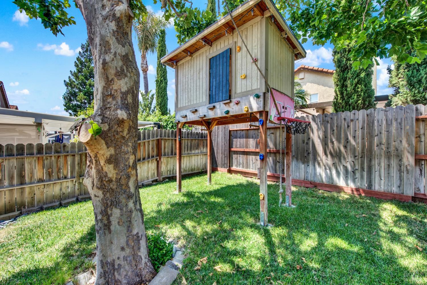 Vacaville, California, 95687, United States, 4 Bedrooms Bedrooms, ,3 BathroomsBathrooms,Residential,For Sale,1856071