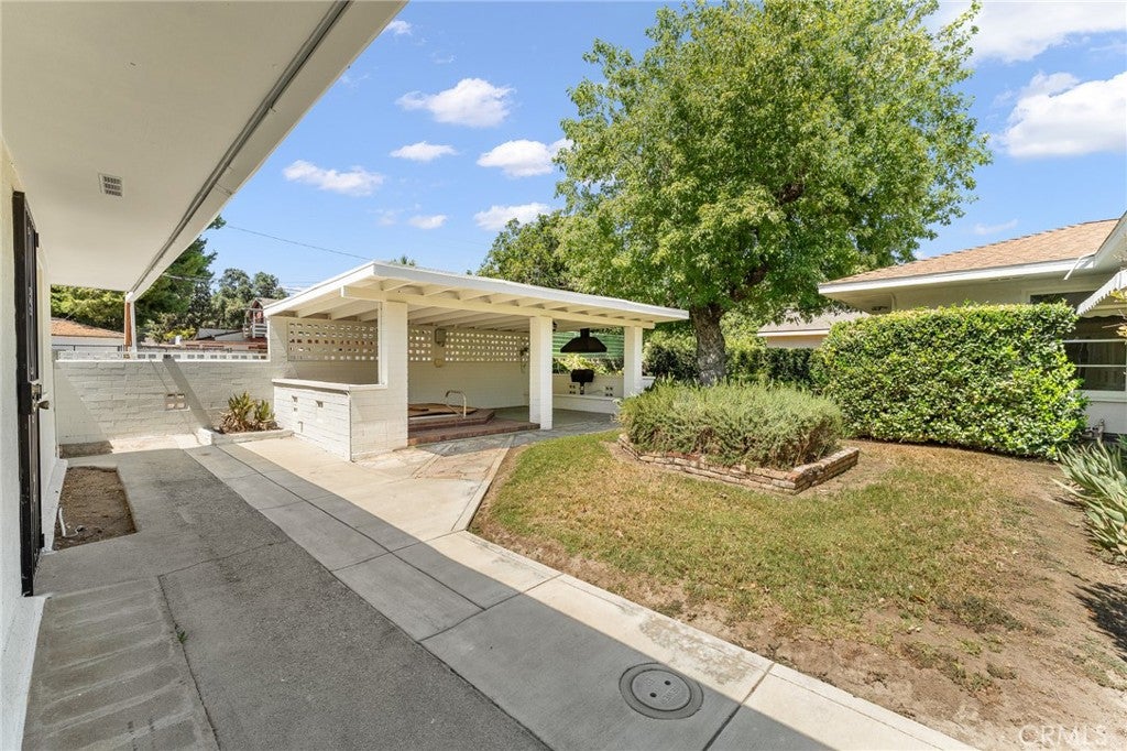 San Bernardino, California, 92405, United States, 3 Bedrooms Bedrooms, ,2 BathroomsBathrooms,Residential,For Sale,1931441