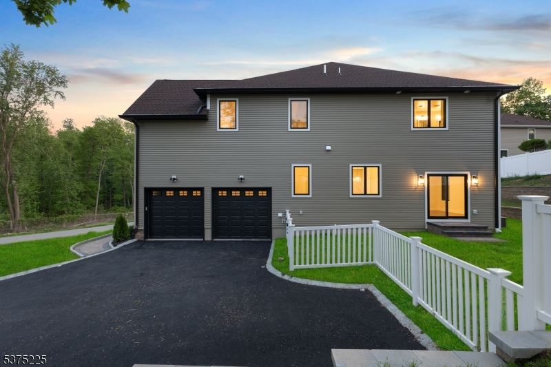 Parsippany-Troy Hills Twp., New Jersey, 07005, United States, 5 Bedrooms Bedrooms, ,4 BathroomsBathrooms,Residential,For Sale,1906910