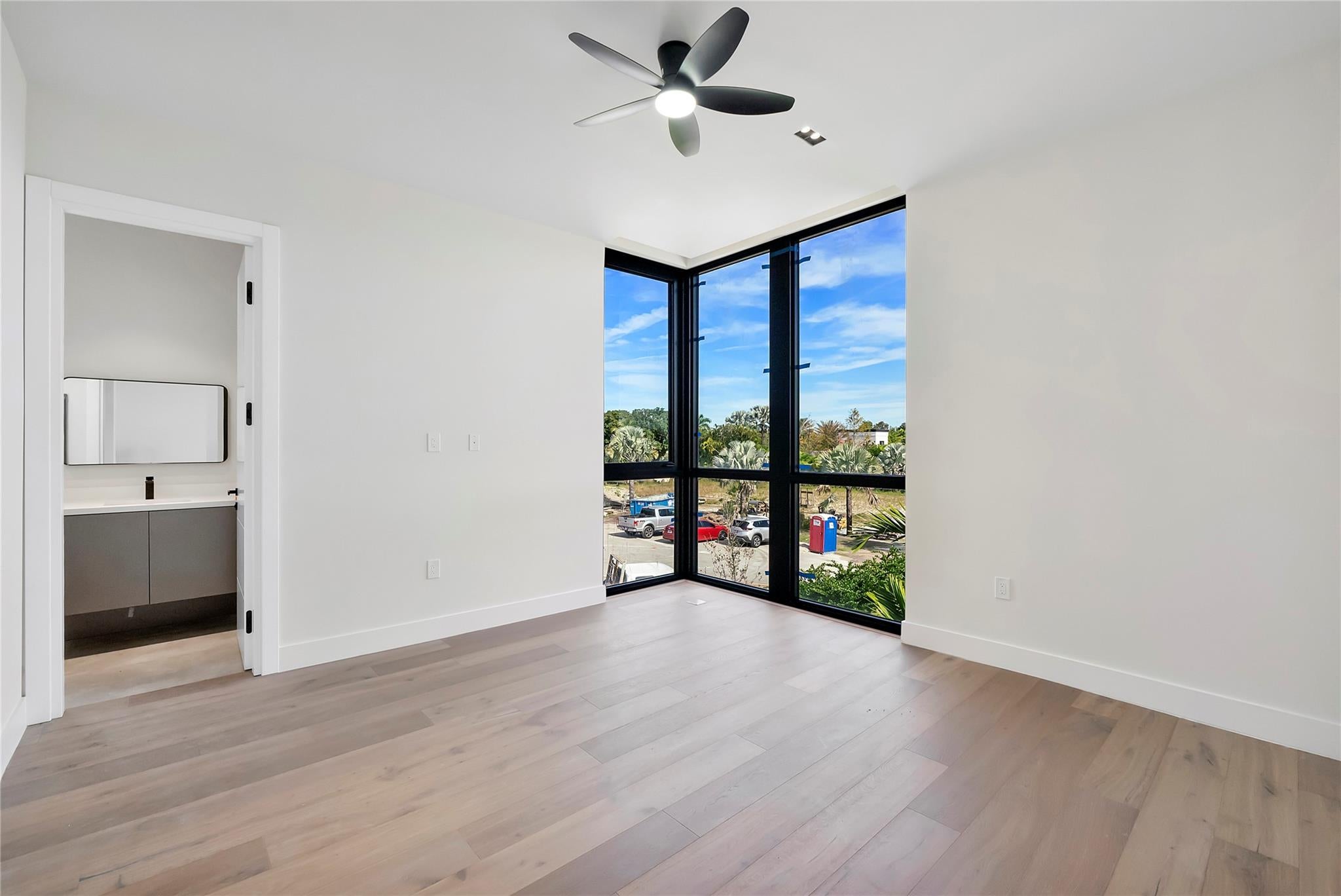 Plantation, Florida, 33323, United States, 6 Bedrooms Bedrooms, ,8 BathroomsBathrooms,Residential,For Sale,1984384