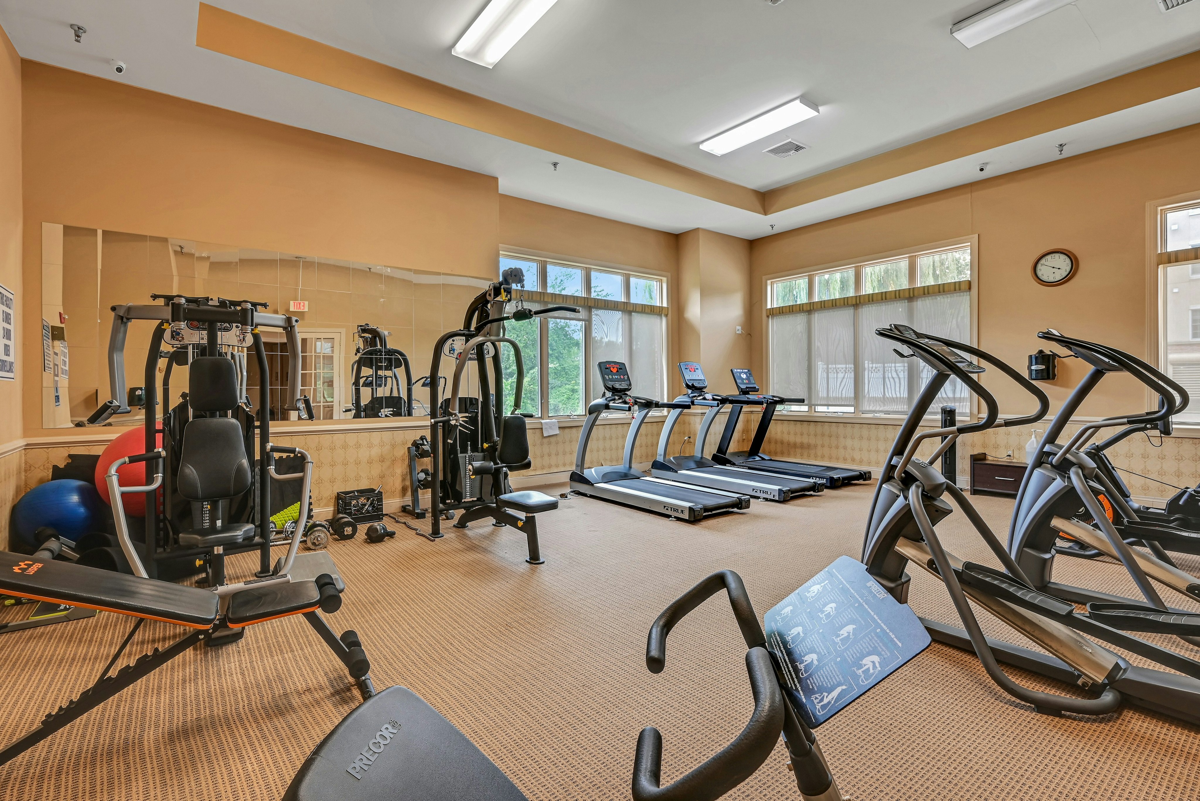  2107 Windsor Park Court, Teaneck, NJ 07666 - 物件實景