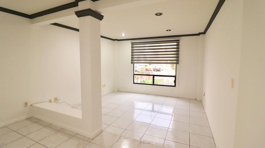 Morelia, Michoacán de Ocampo, 58090, Mexico, 6 Bedrooms Bedrooms, ,5 BathroomsBathrooms,Residential,For Sale,1917745