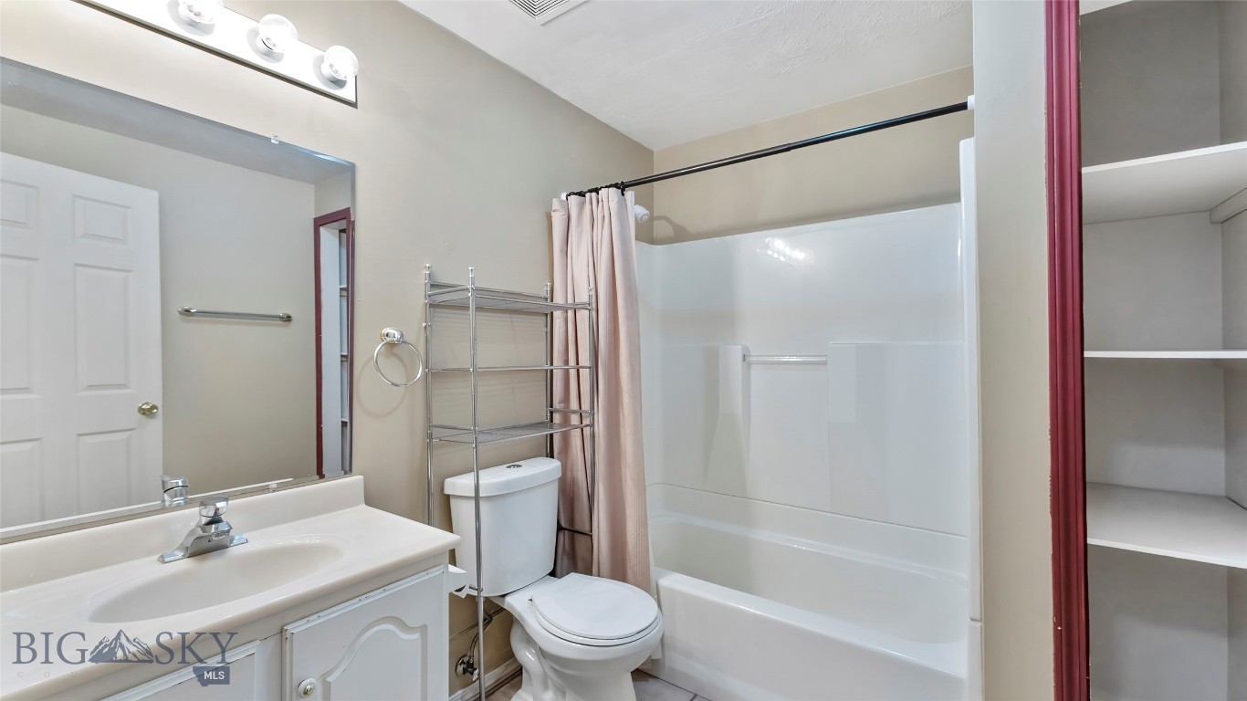 1008 E Missoula, Belgrade, Montana, 59714, United States, 5 Bedrooms Bedrooms, ,3 BathroomsBathrooms,Residential,For Sale,1008 E Missoula,1587986
