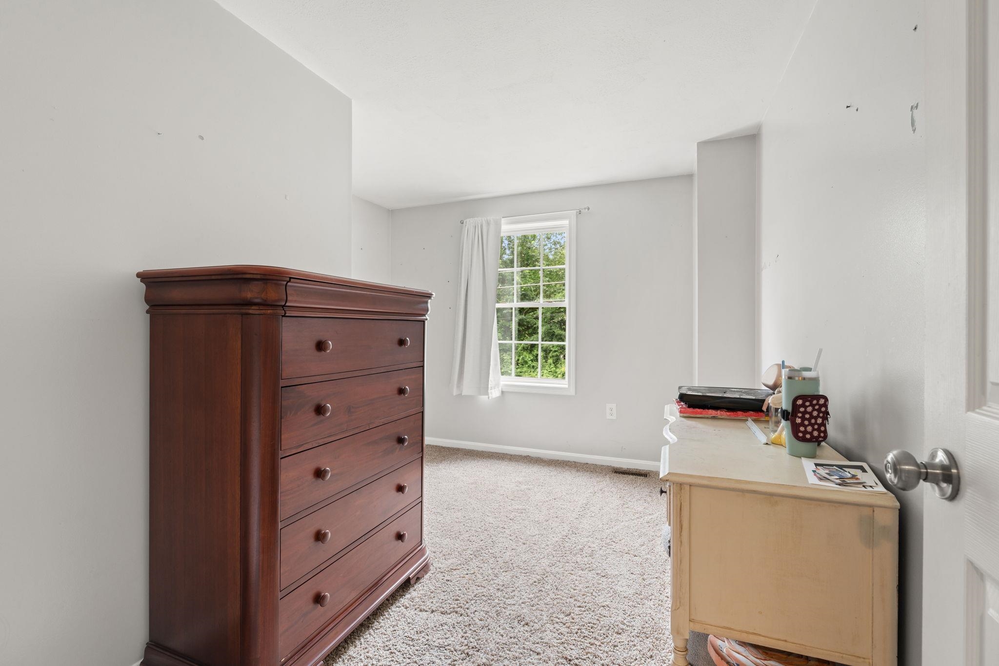 Londonderry, New Hampshire, 03053, United States, ,Residential,For Sale,1916395