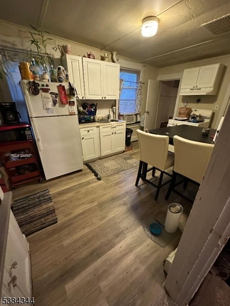 Haledon Boro, New Jersey, 07508, United States, 4 Bedrooms Bedrooms, ,3 BathroomsBathrooms,Residential,For Sale,1978211