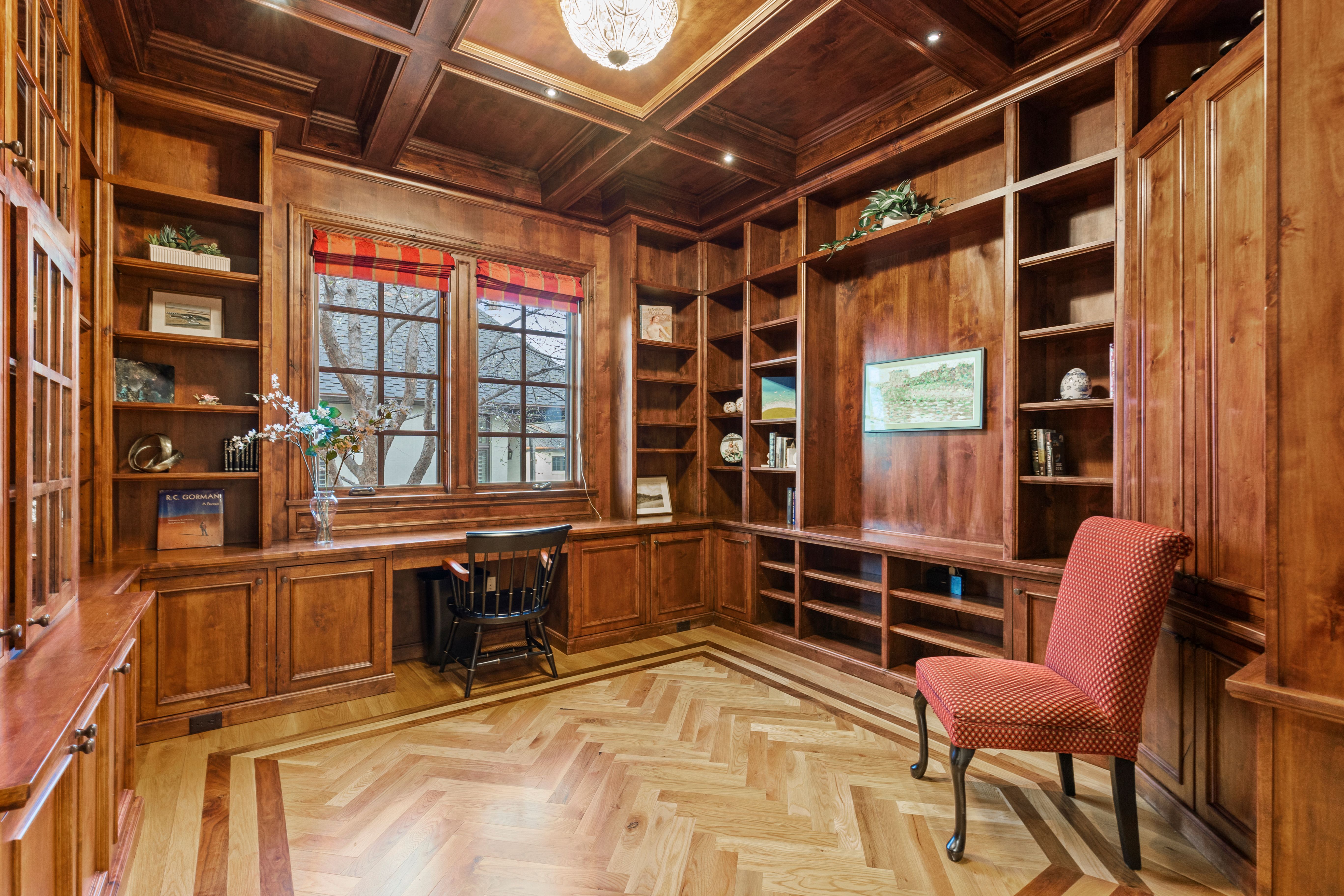  LUXURY LIVING IN LOWRY TIMELESS ENGLISH TUDOR EXPANSIVE LOT ON 6TH AVENUE PKWY - 物件實景