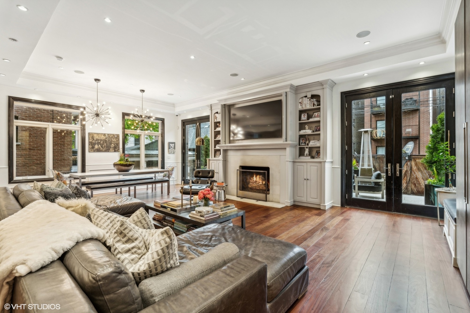 3830 N Wayne Avenue, Chicago, Illinois, 60613, United States, 6 Bedrooms Bedrooms, ,6 BathroomsBathrooms,Residential,For Sale,3830 N Wayne Avenue,1628817