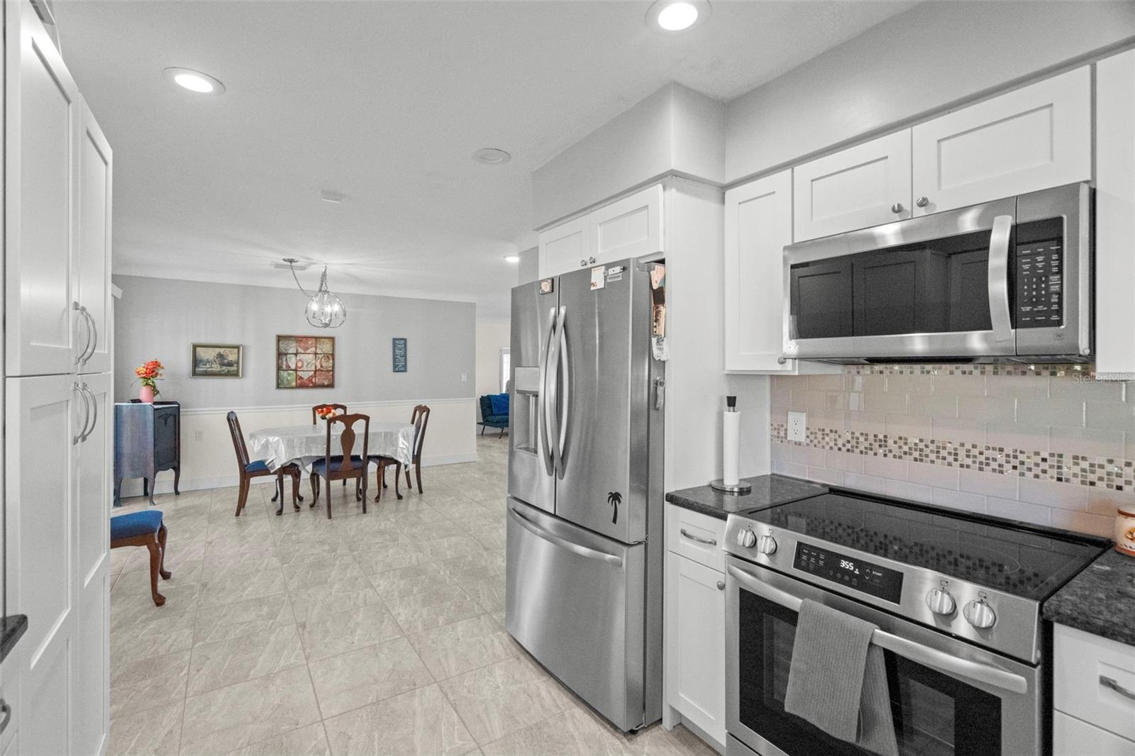 Treasure Island, Florida, 33706, United States, 3 Bedrooms Bedrooms, ,2 BathroomsBathrooms,Residential,For Sale,1996513