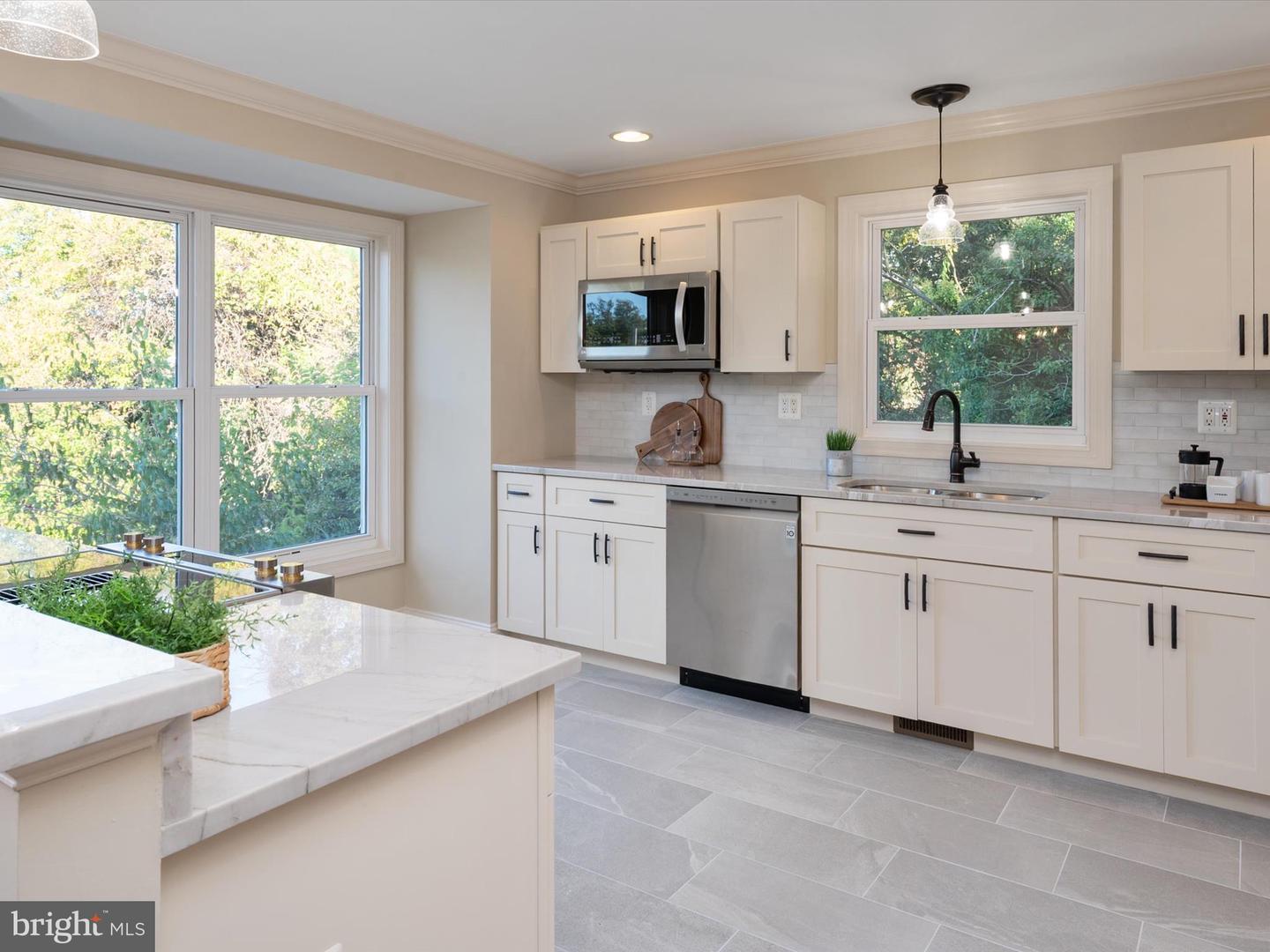 Pasadena, Maryland, 21122, United States, 6 Bedrooms Bedrooms, ,6 BathroomsBathrooms,Residential,For Sale,1994815