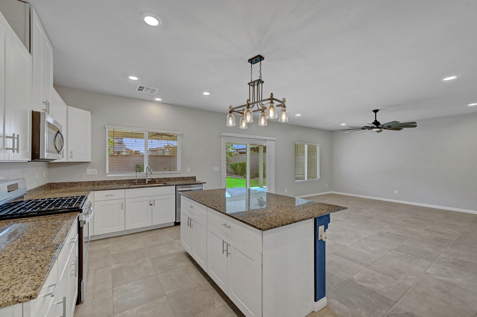  Spacious Valley Vista 5BR with Loft, 3-Car Garage & Premium Lot Size - 物件實景
