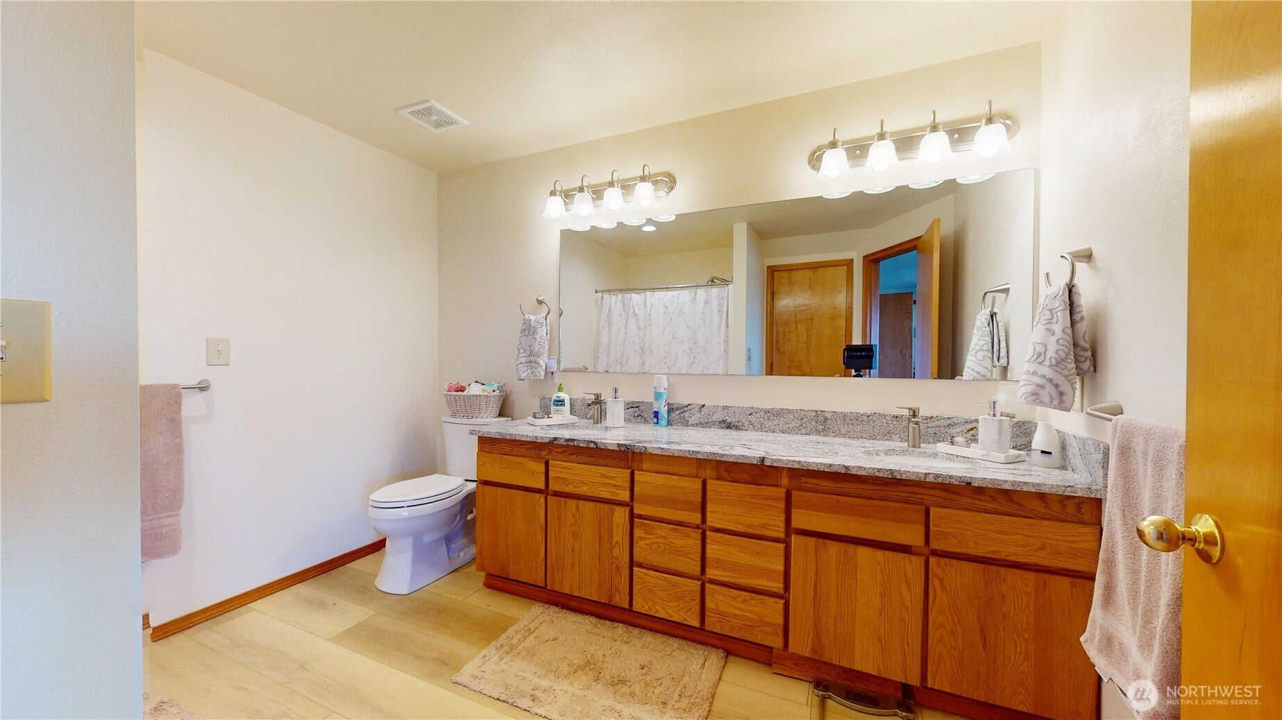 Port Orchard, Washington, 98366, United States, 3 Bedrooms Bedrooms, ,3 BathroomsBathrooms,Residential,For Sale,1907712