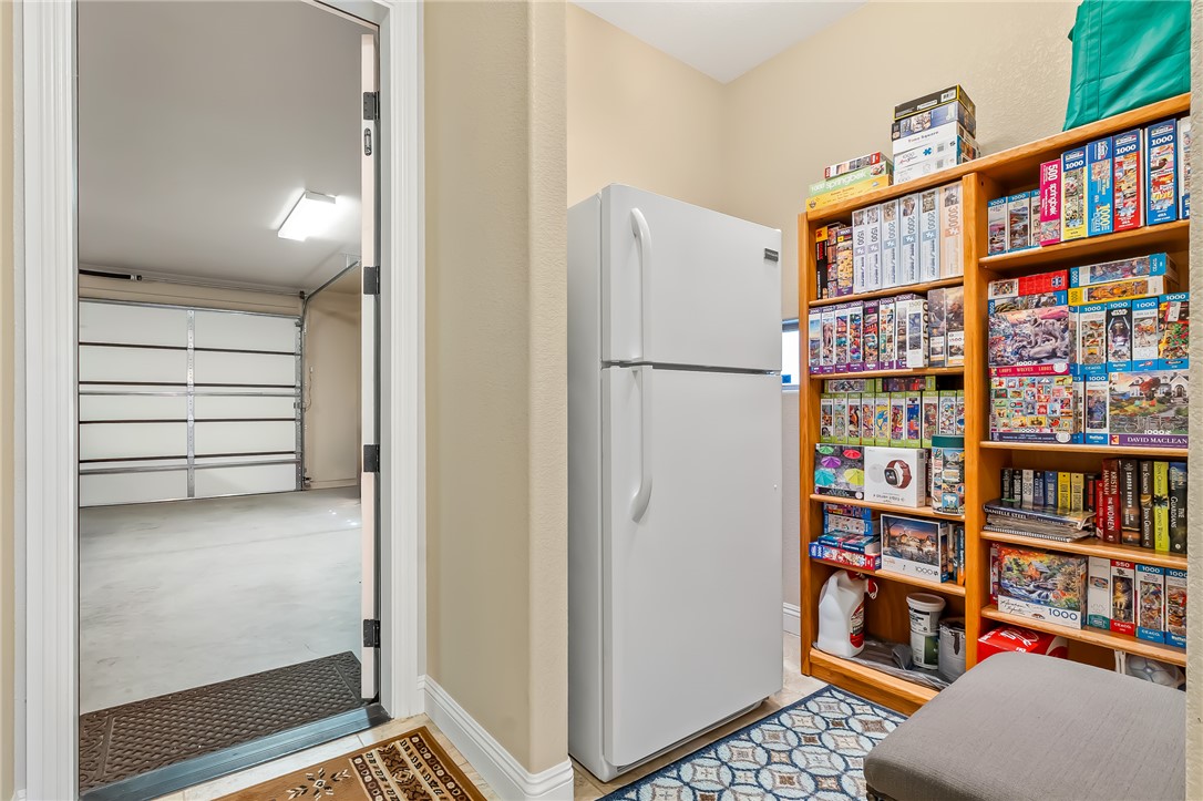 Bullhead City, Arizona, 86429, United States, 3 Bedrooms Bedrooms, ,1 BathroomBathrooms,Residential,For Sale,1948119