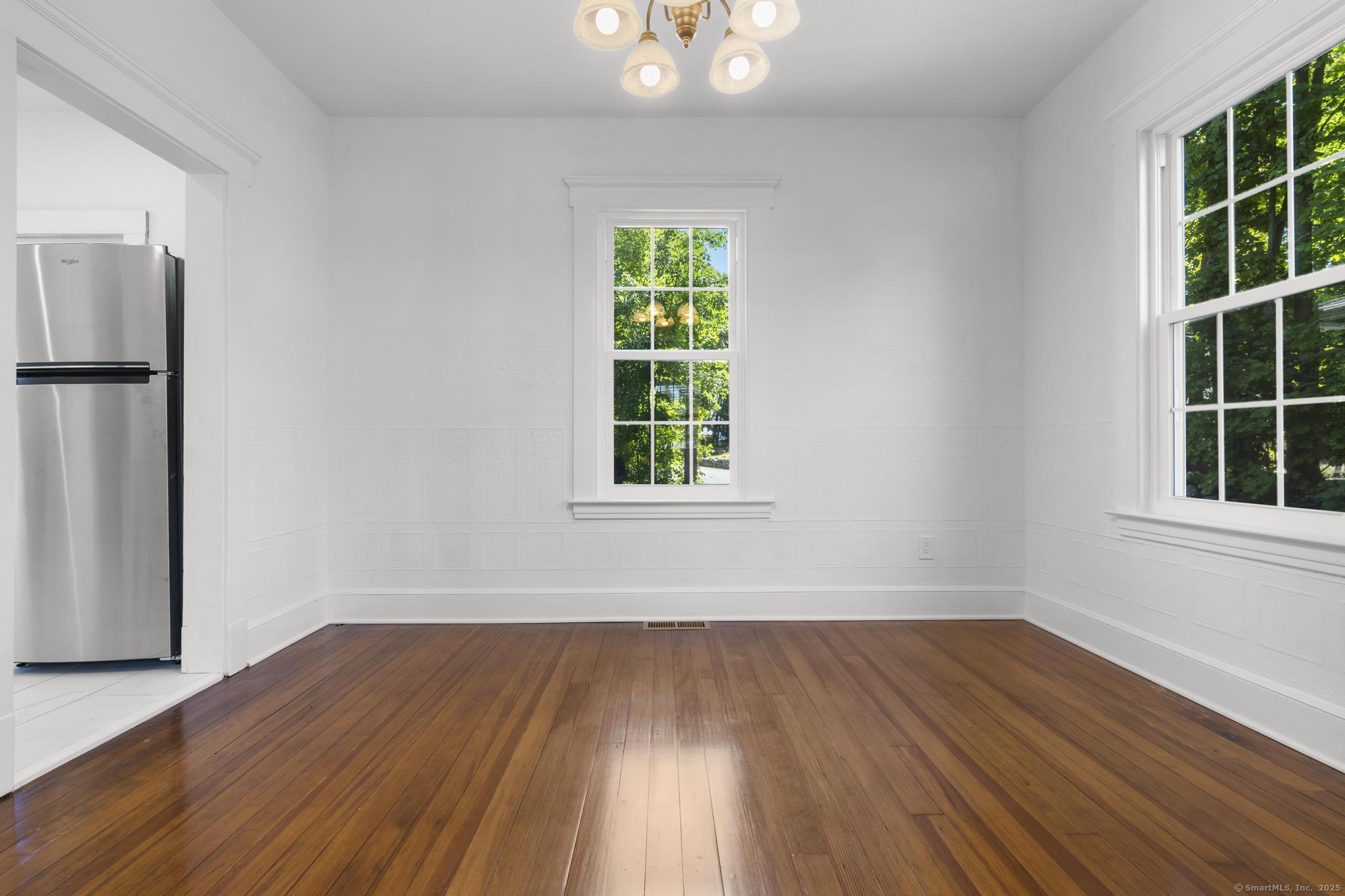 Milford, Connecticut, 06460, United States, 3 Bedrooms Bedrooms, ,3 BathroomsBathrooms,Residential,For Sale,1924915