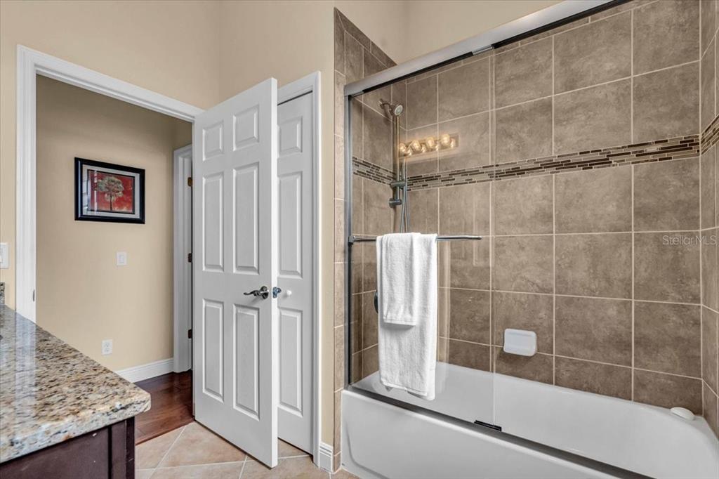 Bradenton, Florida, 34212, United States, 3 Bedrooms Bedrooms, ,3 BathroomsBathrooms,Residential,For Sale,1759767
