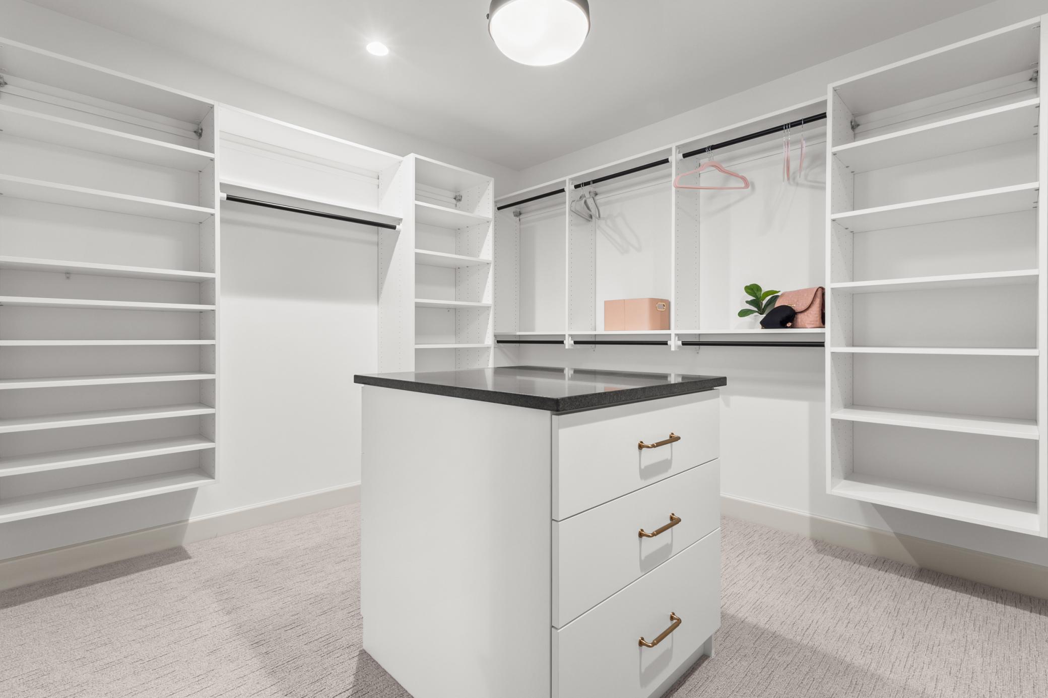 Medina, Minnesota, 55340, United States, 5 Bedrooms Bedrooms, ,3 BathroomsBathrooms,Residential,For Sale,1996004