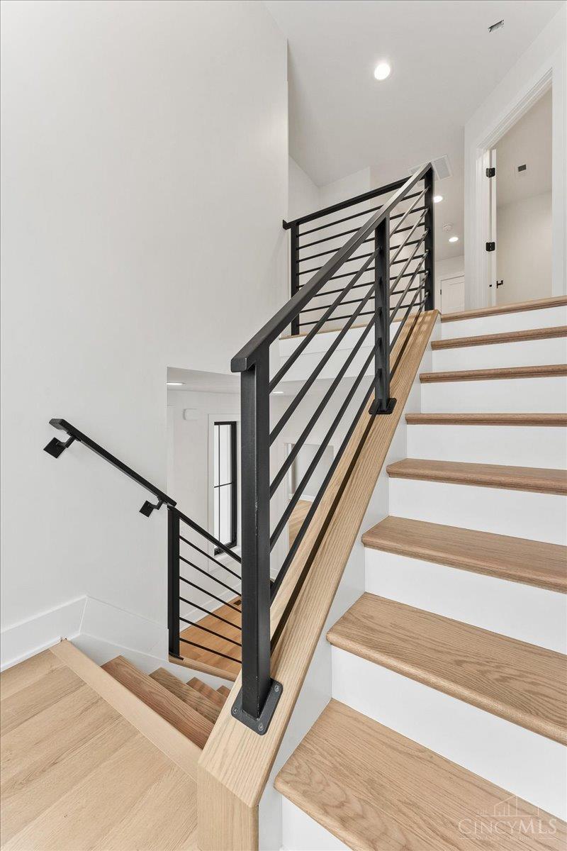 Blue Ash, Ohio, 45241, United States, 4 Bedrooms Bedrooms, ,4 BathroomsBathrooms,Residential,For Sale,2001661