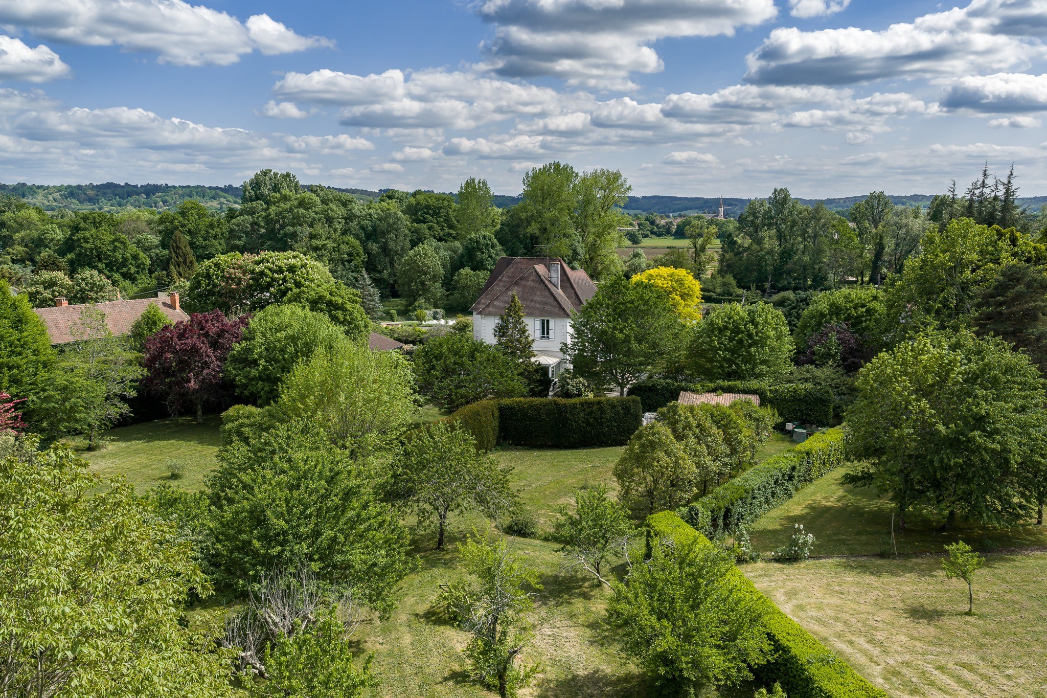  The Balance of Time: An Art Deco Manor House Set in Lush Greenery in Neuvic - 物件實景