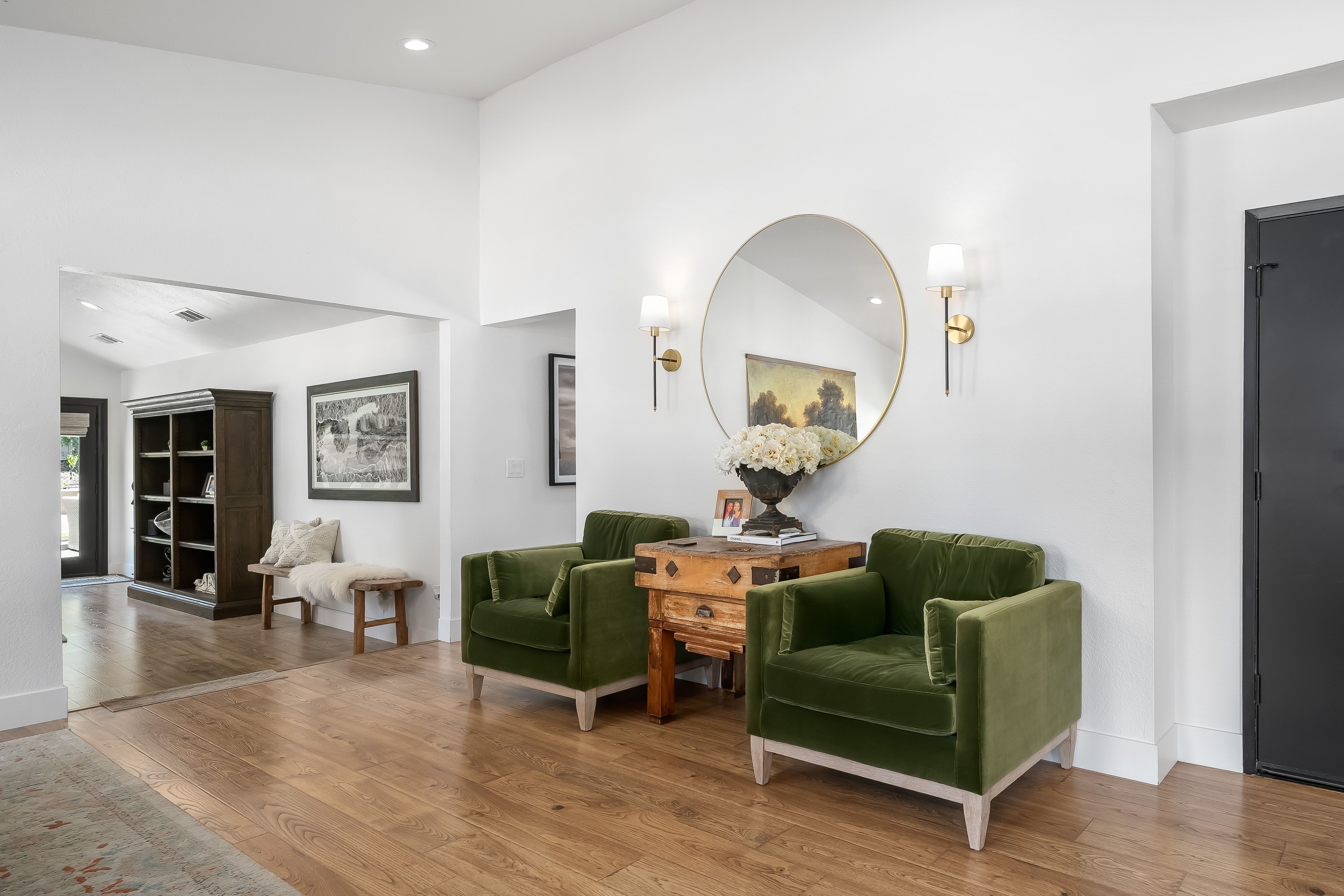  Beautifully Reimagined Corner-Lot Home in French Park - 物件實景