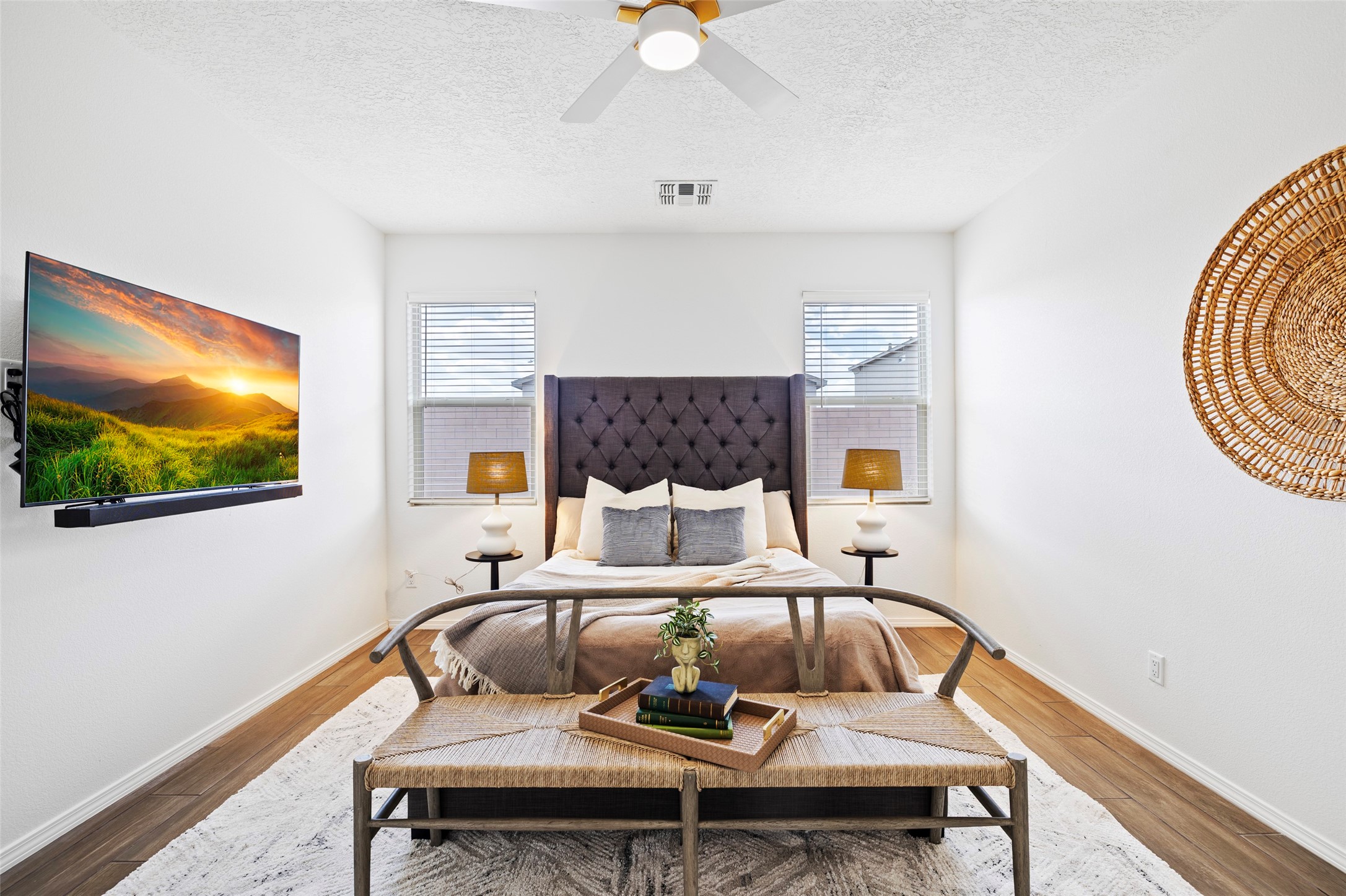  6200 White Hawk Drive Ne - 物件實景