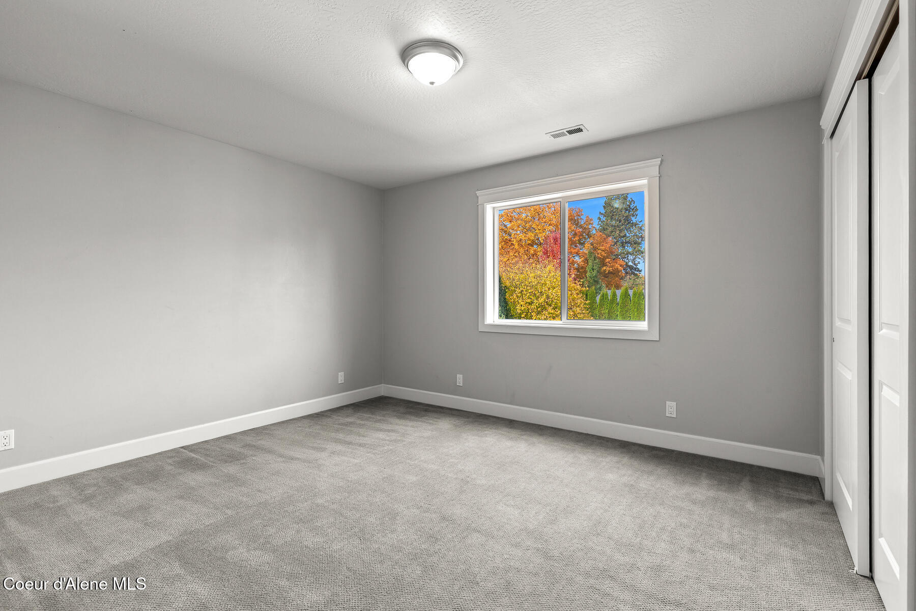 Coeur d'Alene, Idaho, 83814, United States, 3 Bedrooms Bedrooms, ,4 BathroomsBathrooms,Residential,For Sale,1976141