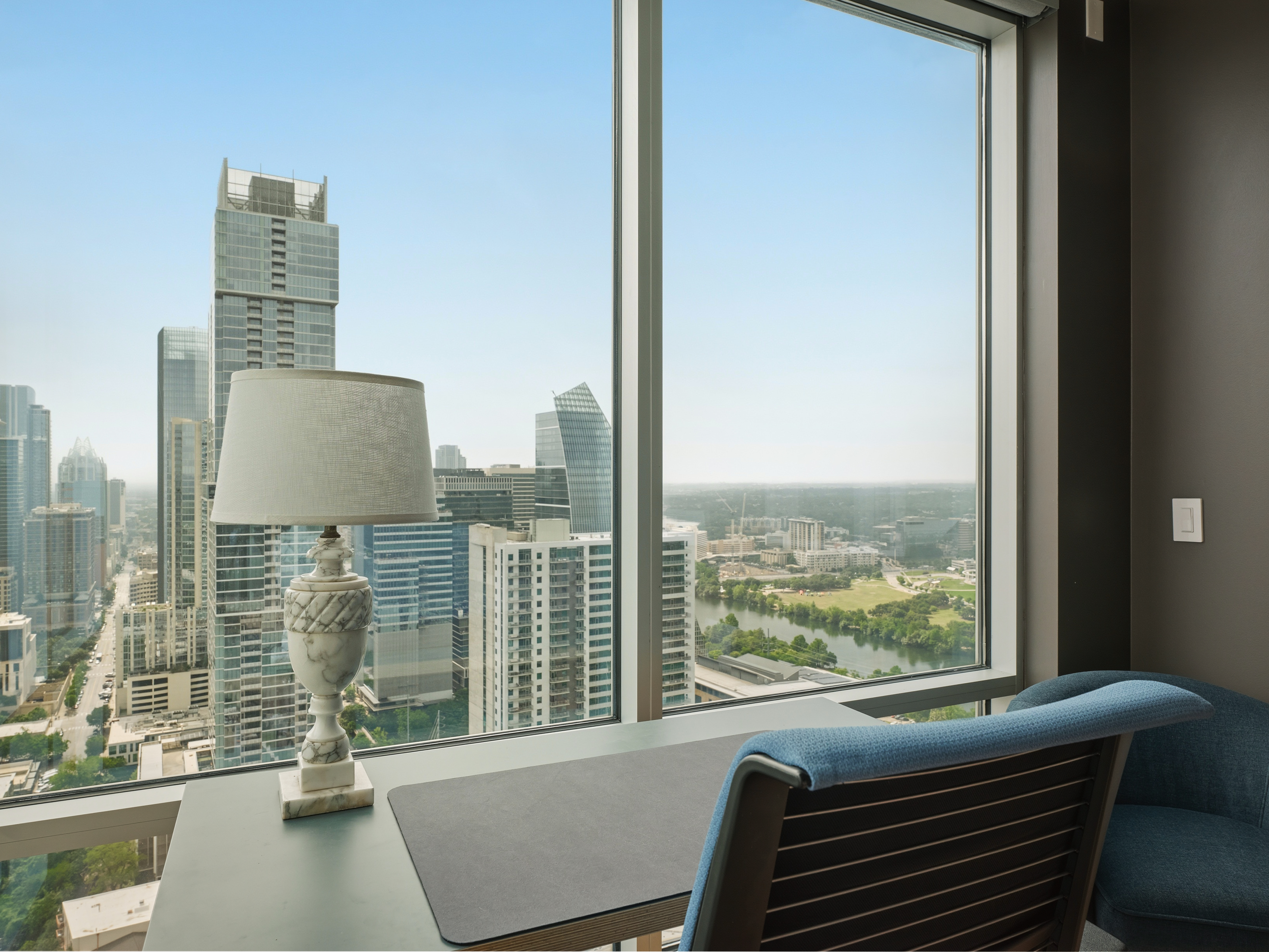  41st-Floor Skyline Living at The Spring - 物件實景
