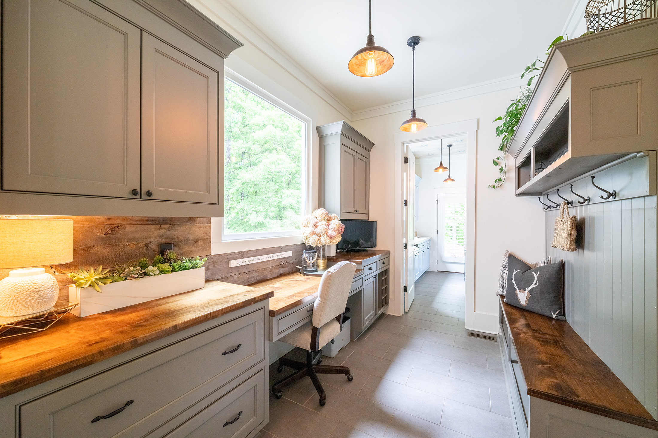  Builder’s Personal Estate on 2.36± Acres—Offering Space, Privacy & Convenience - 物件實景