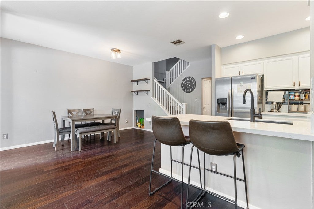 Valencia, California, 91355, United States, 3 Bedrooms Bedrooms, ,3 BathroomsBathrooms,Residential,For Sale,1941622