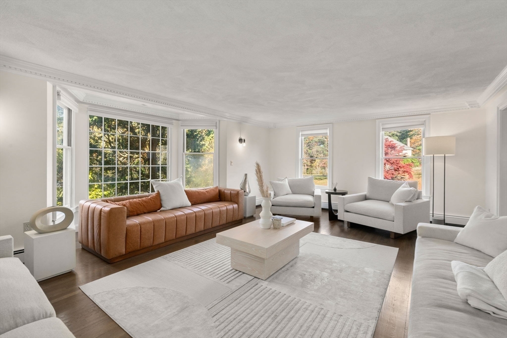 Walpole, Massachusetts, 02081, United States, 4 Bedrooms Bedrooms, ,4 BathroomsBathrooms,Residential,For Sale,1987866