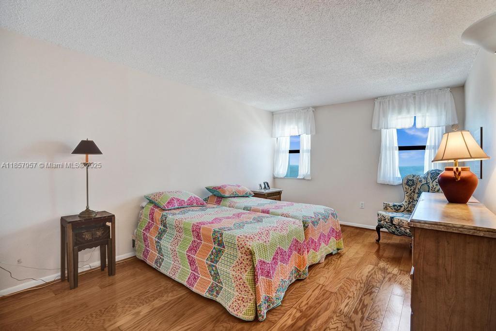 Hollywood, Florida, 33019, United States, 2 Bedrooms Bedrooms, ,2 BathroomsBathrooms,Residential,For Sale,1918580