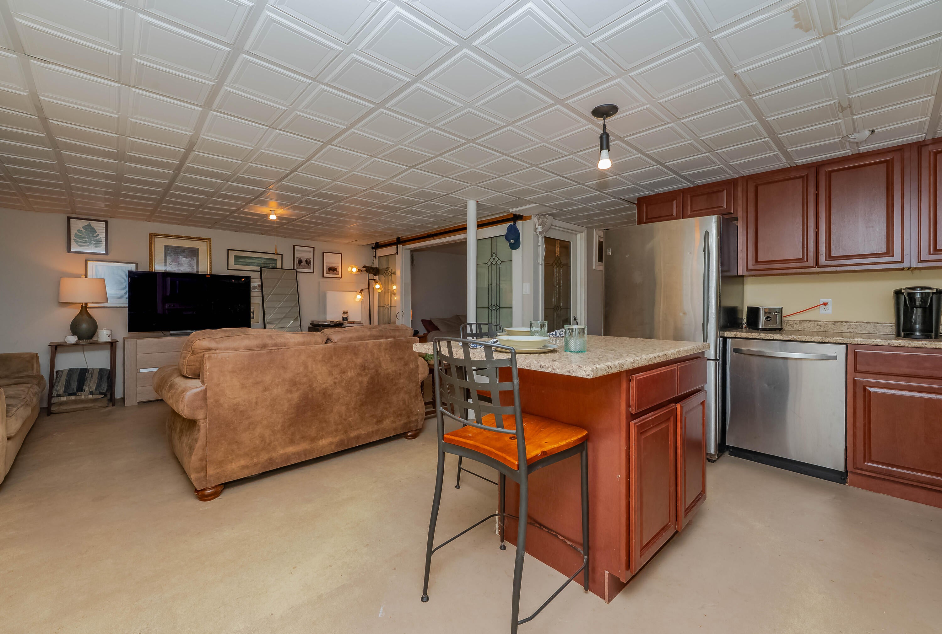 Eliot, Maine, 03903, United States, 2 Bedrooms Bedrooms, ,1 BathroomBathrooms,Residential,For Sale,1887837