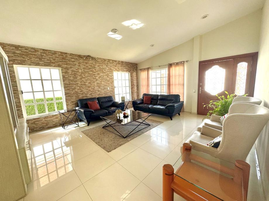 Metepec, Estado de México, 52148, Mexico, 4 Bedrooms Bedrooms, ,3 BathroomsBathrooms,Residential,For Sale,1721519