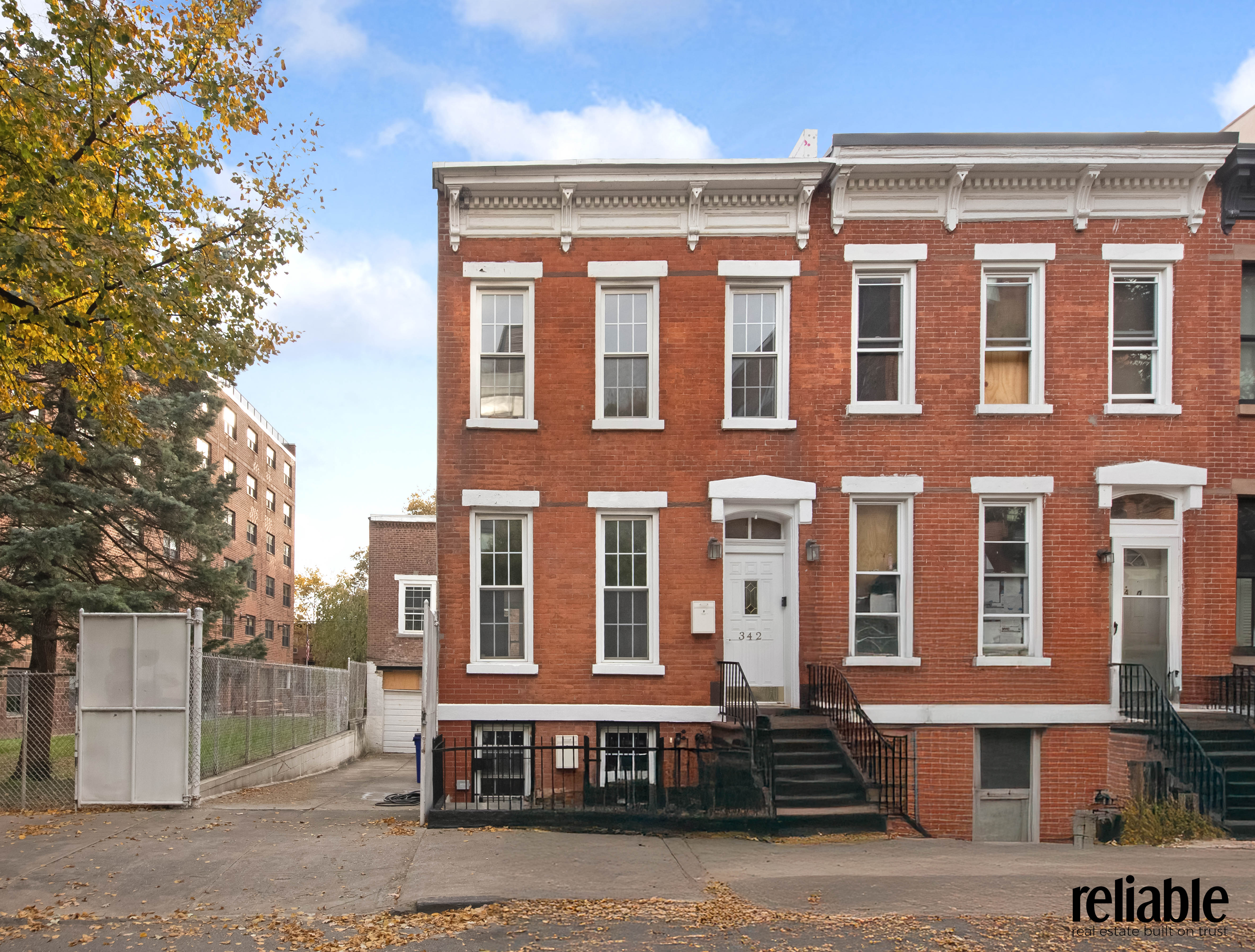 Brooklyn, New York, 11231, United States, 3 Bedrooms Bedrooms, ,2 BathroomsBathrooms,Residential,For Sale,1991738