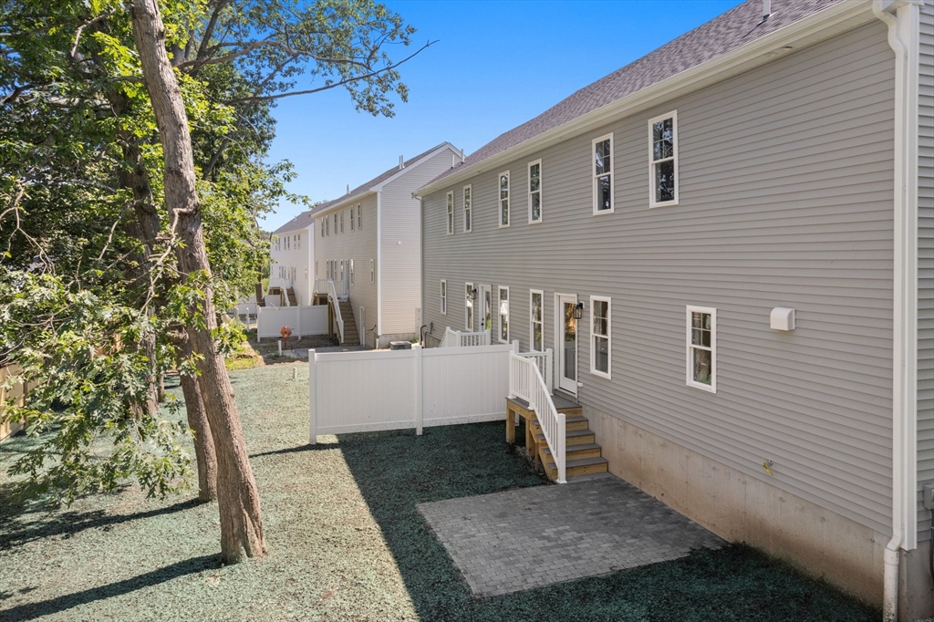 Worcester, Massachusetts, 01606, United States, 3 Bedrooms Bedrooms, ,3 BathroomsBathrooms,Residential,For Sale,1905878