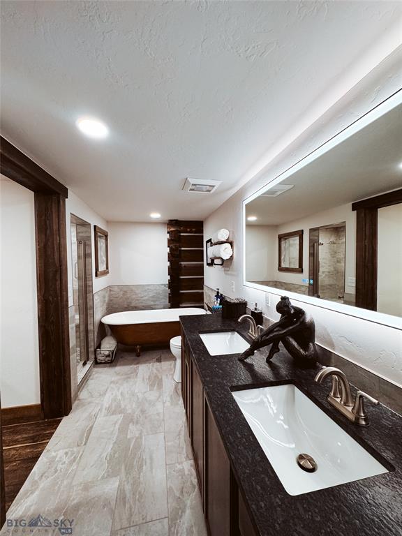 Butte, Montana, 59701, United States, 2 Bedrooms Bedrooms, ,2 BathroomsBathrooms,Residential,For Sale,1980136