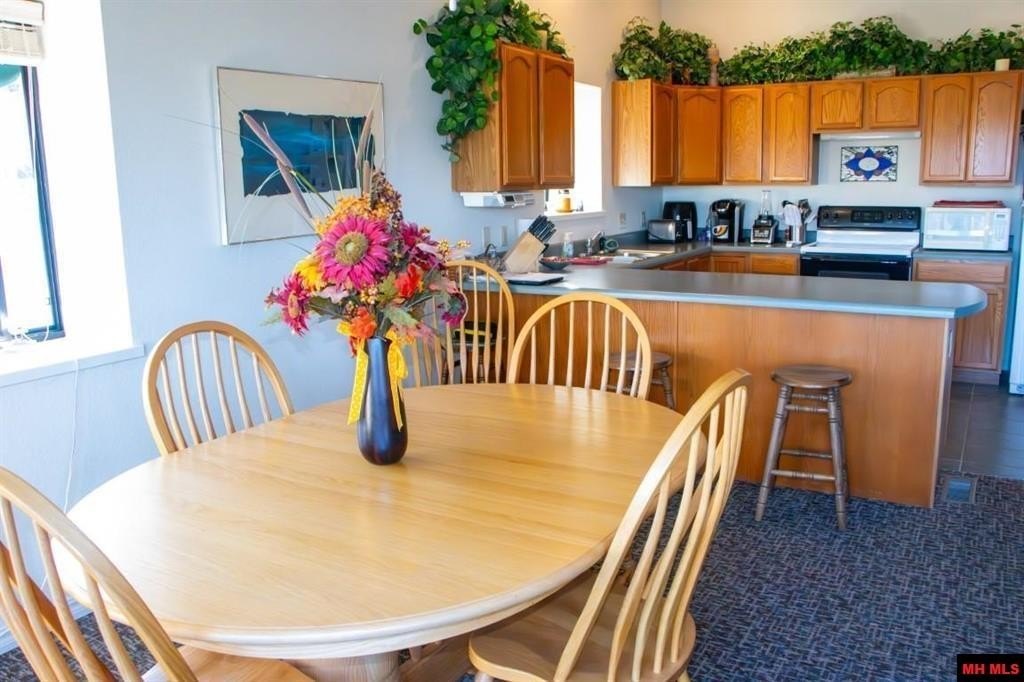 Mountain Home, Arkansas, 72653, United States, 1 Bedroom Bedrooms, ,1 BathroomBathrooms,Residential,For Sale,1974549