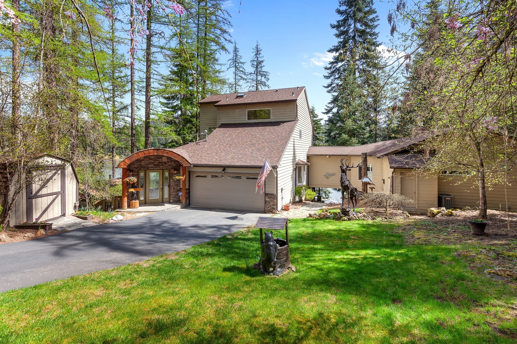  Hayden Lake Year Round Waterfront Living - 物件實景