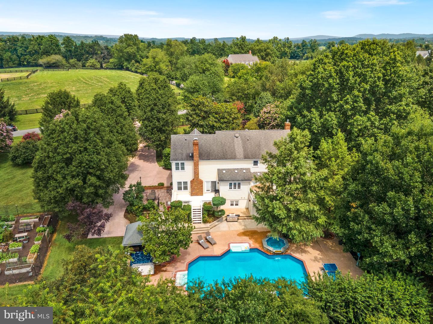Waterford, Virginia, 20197, United States, 5 Bedrooms Bedrooms, ,4 BathroomsBathrooms,Residential,For Sale,1940957