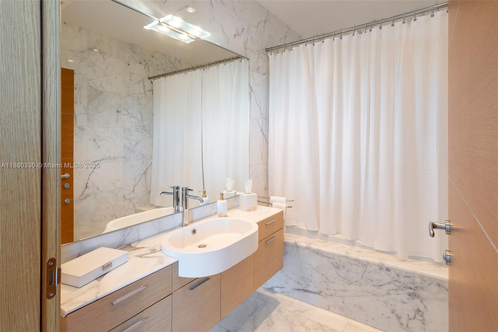 Miami, Florida, 33133, United States, 5 Bedrooms Bedrooms, ,8 BathroomsBathrooms,Residential,For Sale,1965066