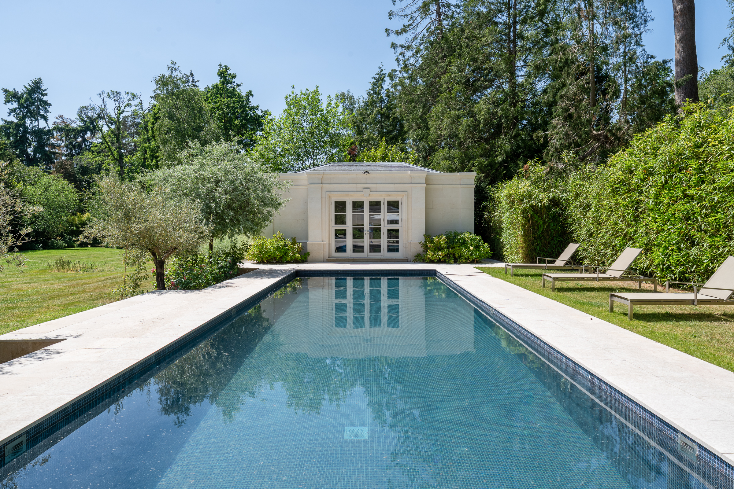  Grand Proportions and Private Gardens on the Wentworth Estate - 物件實景