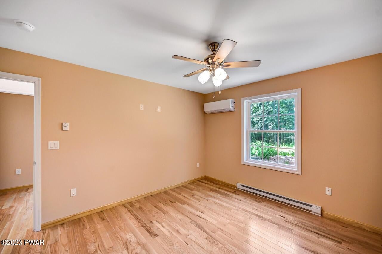 Lake Ariel, Pennsylvania, 18436, United States, 4 Bedrooms Bedrooms, ,4 BathroomsBathrooms,Residential,For Sale,2040060