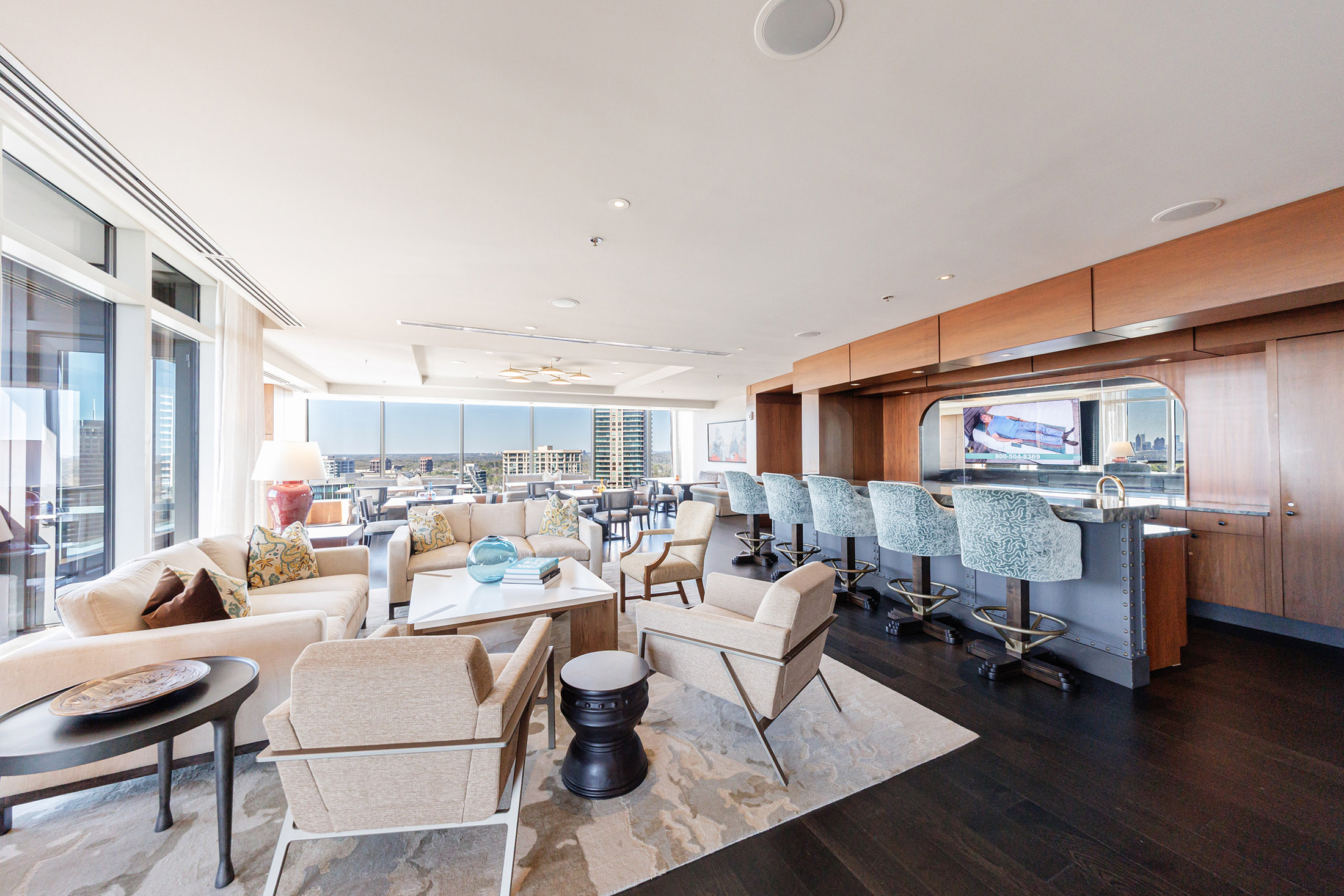 Exceptional One Bedroom Corner Residence with Sweeping Skyline Views - 物件實景