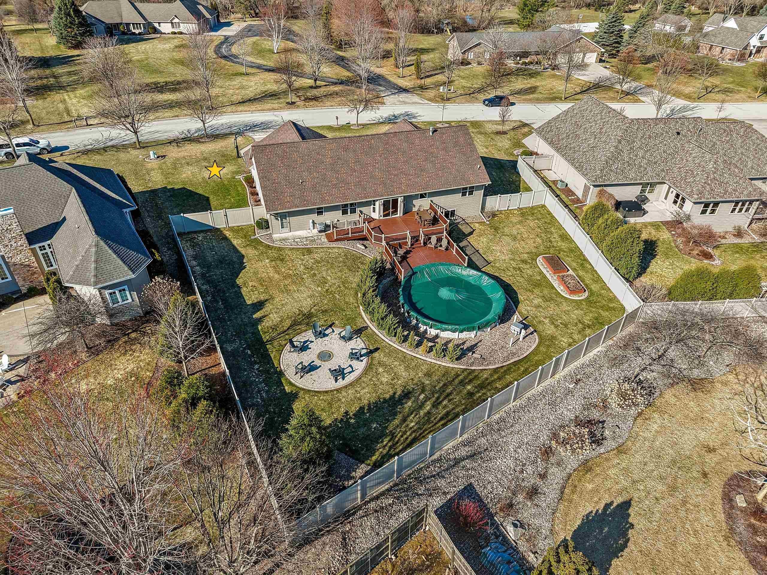 DE PERE, Wisconsin, 54115, United States, 5 Bedrooms Bedrooms, ,4 BathroomsBathrooms,Residential,For Sale,2048678