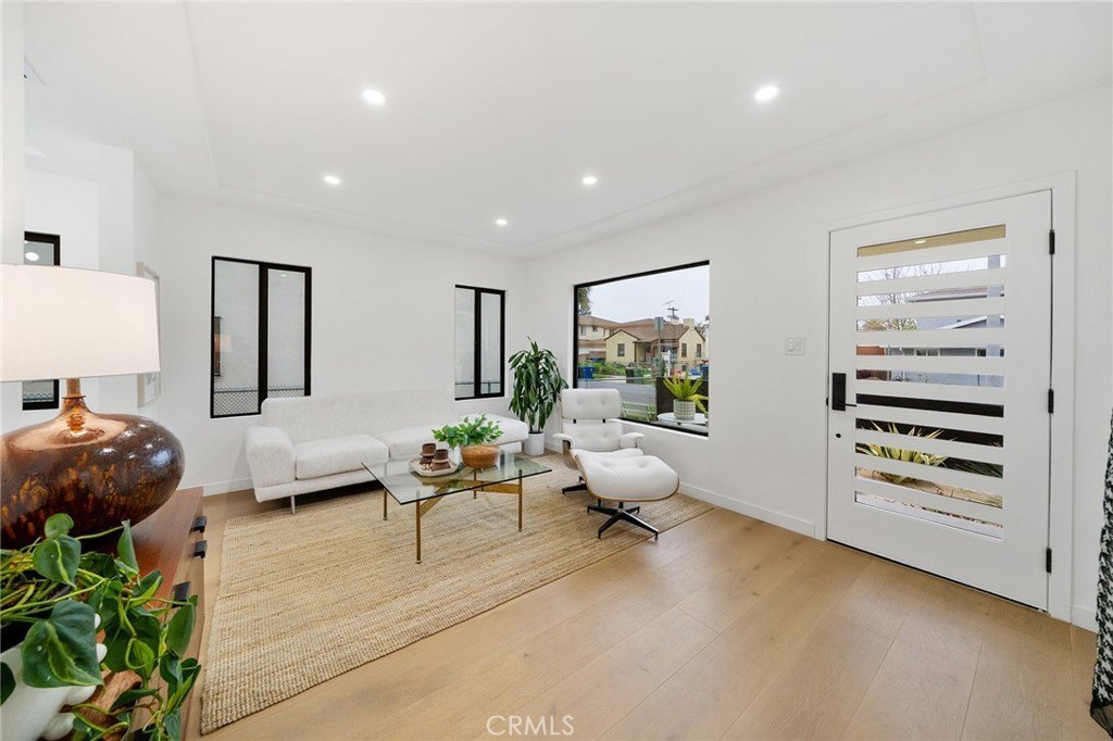 Los Angeles, California, 90031, United States, 5 Bedrooms Bedrooms, ,2 BathroomsBathrooms,Residential,For Sale,2006485